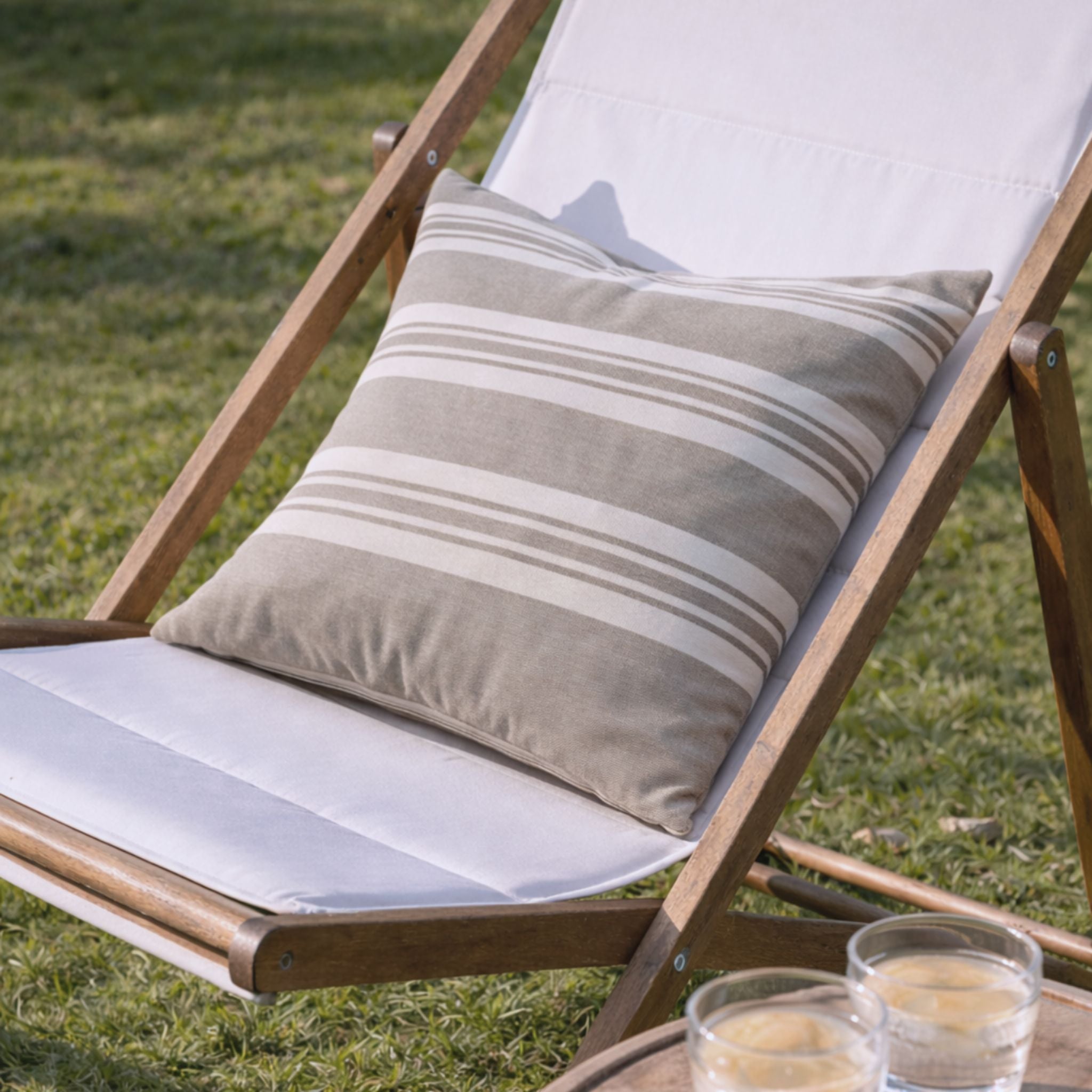 Outdoor Pillow 50x50 - Grey stripe