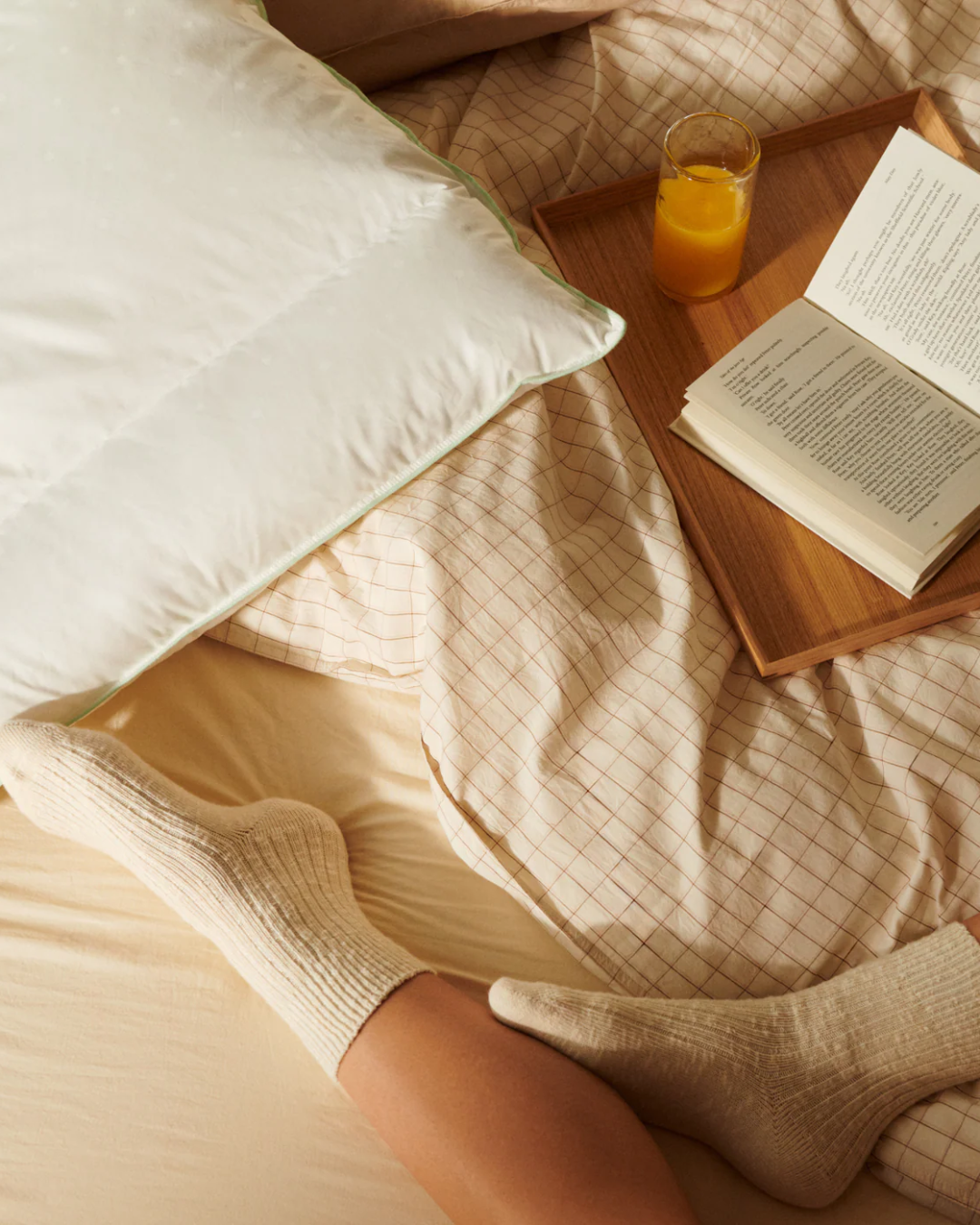 Sustainable comfort: Why Fossflakes outperforms down pillows