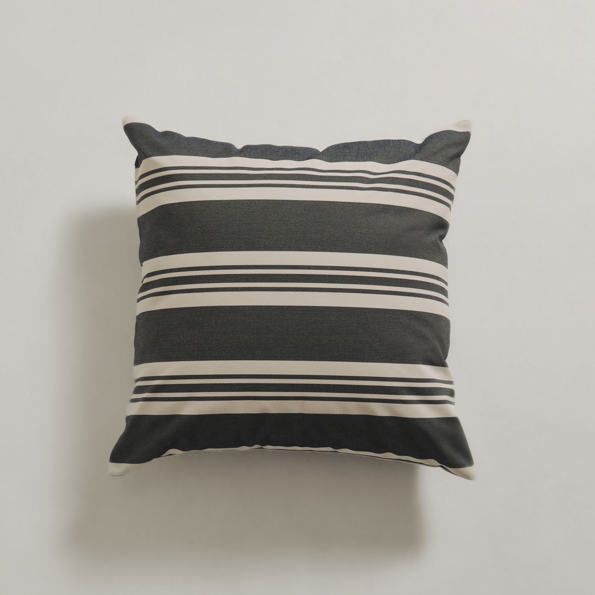 Outdoor Pillow 50x50 - Navy stripe
