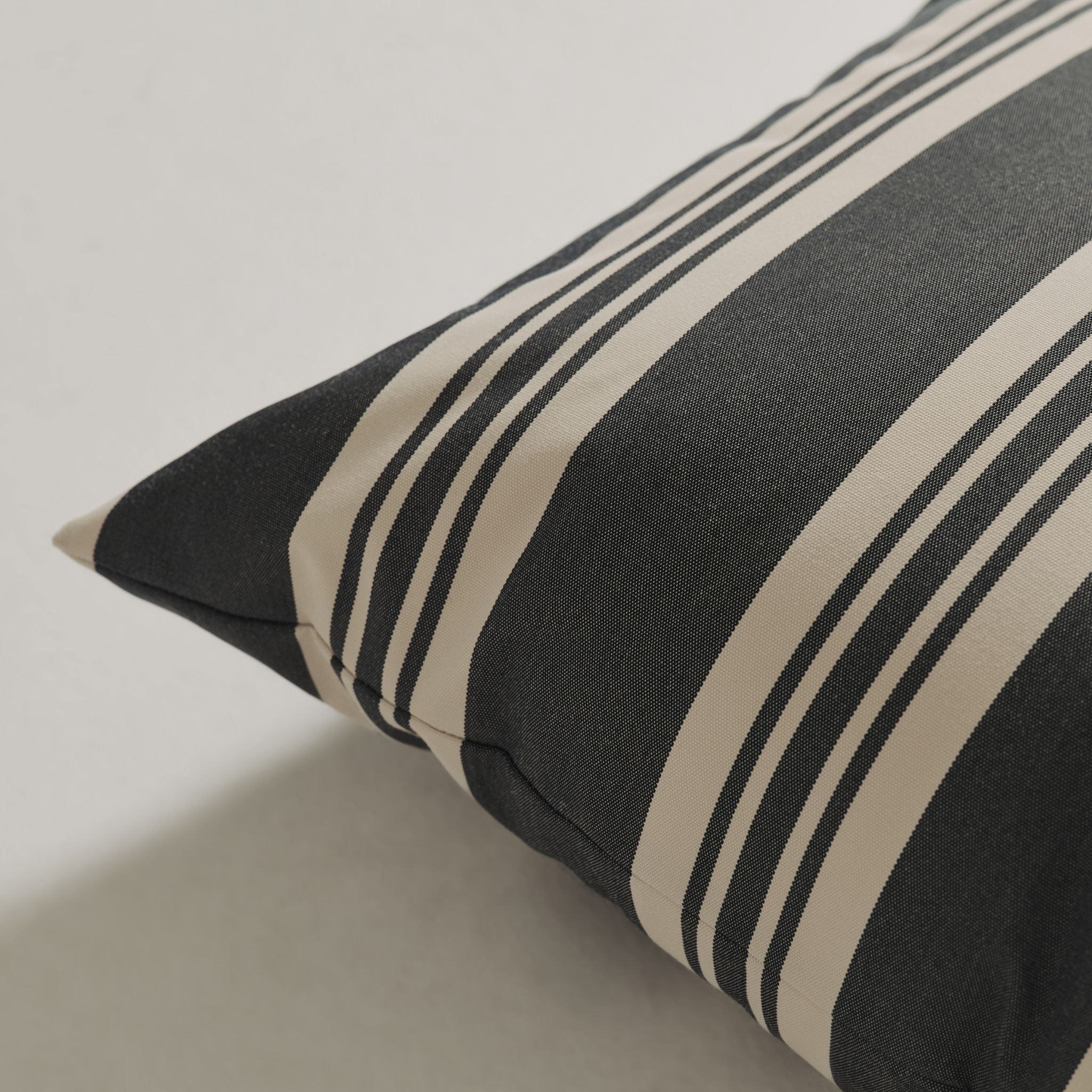 Outdoor Pillow 50x50 - Navy stripe