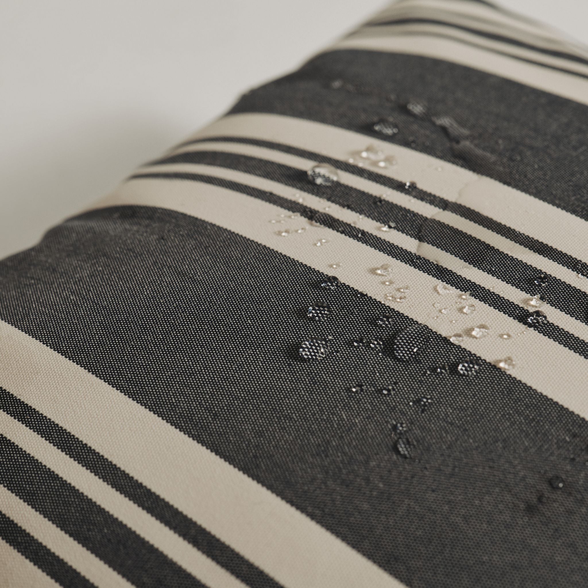 Outdoor Pillow 50x50 - Navy stripe