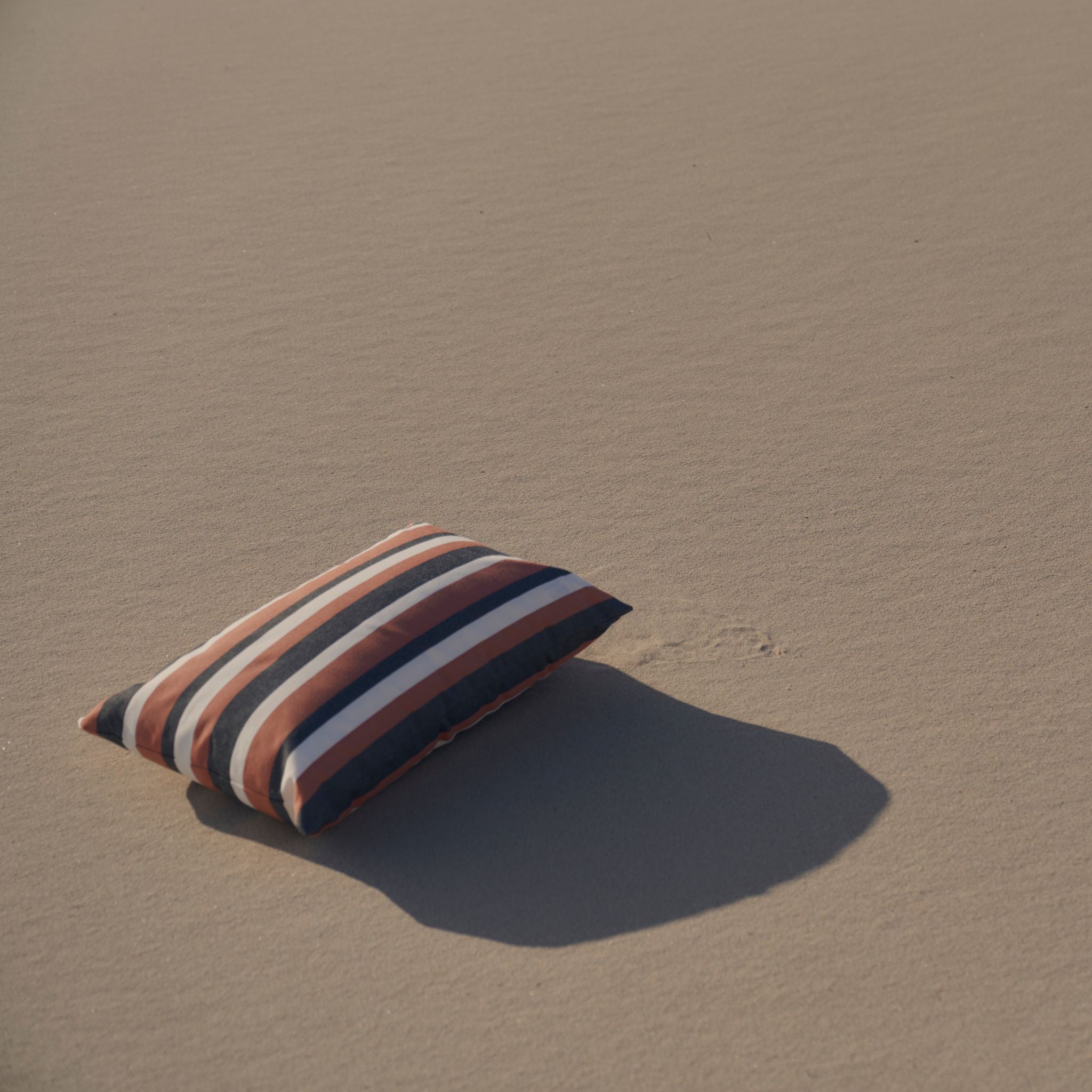 Outdoor pillow 50x50 - Terracotta/Grey stripe