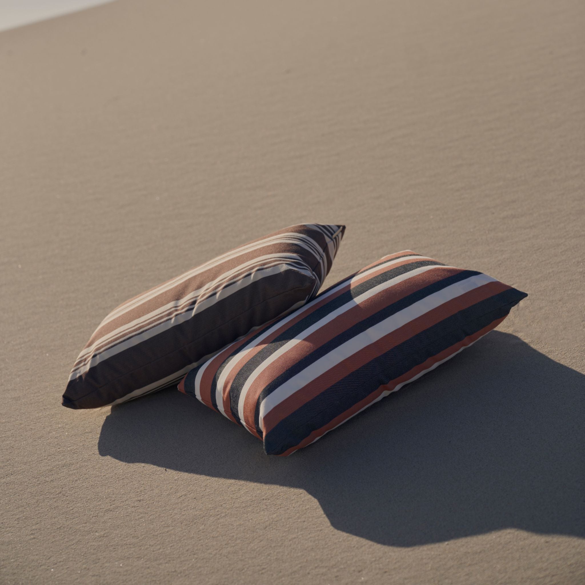 Outdoor pillow 50x50 - Terracotta/Grey stripe